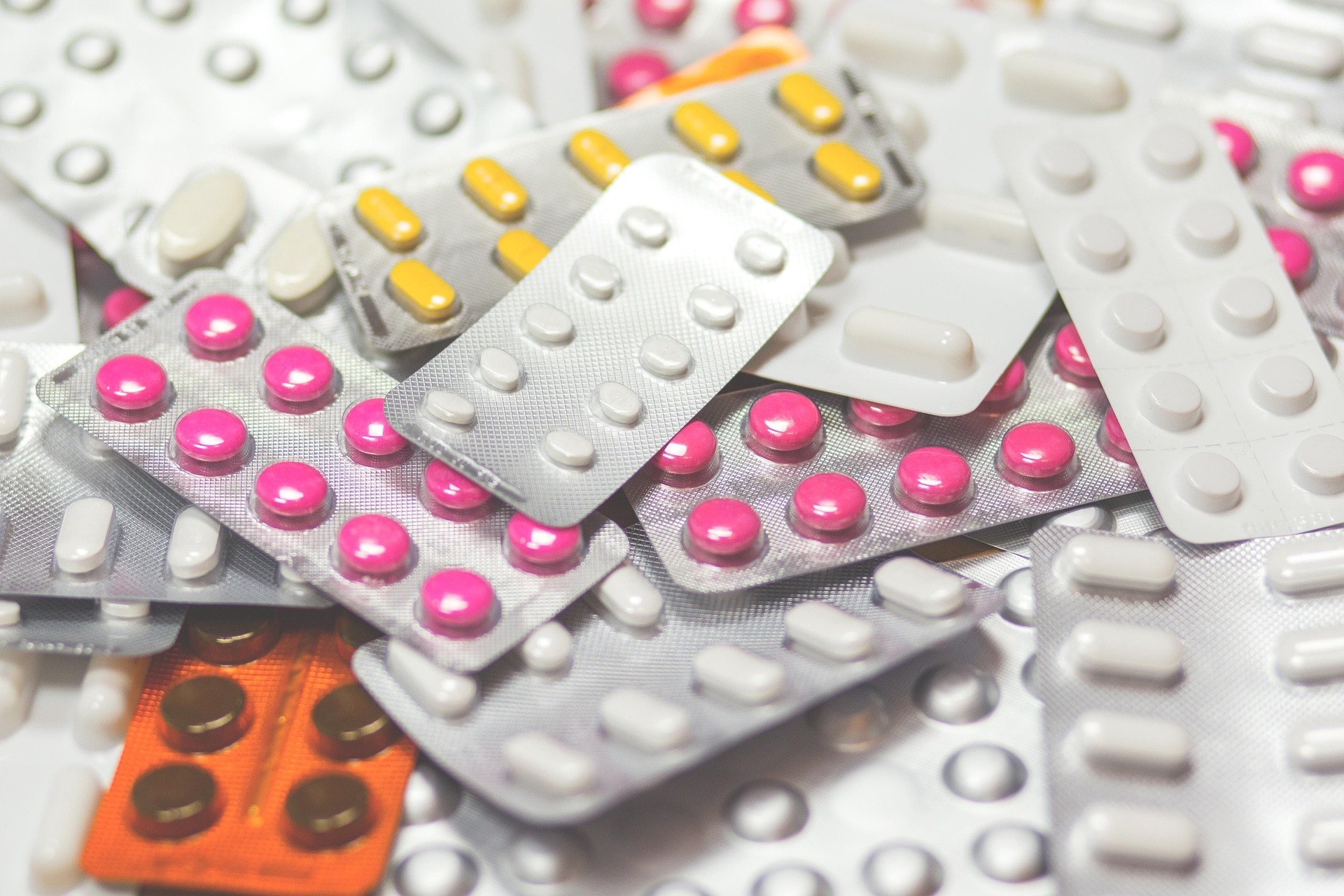 pexels-medications-1853400_1920